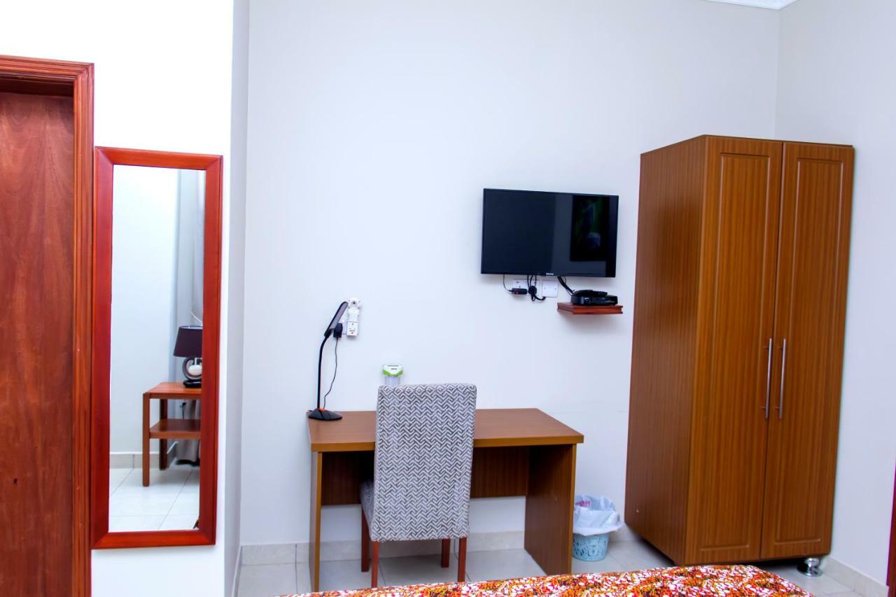 Akasu Bed And Breakfast Kampala Extérieur photo